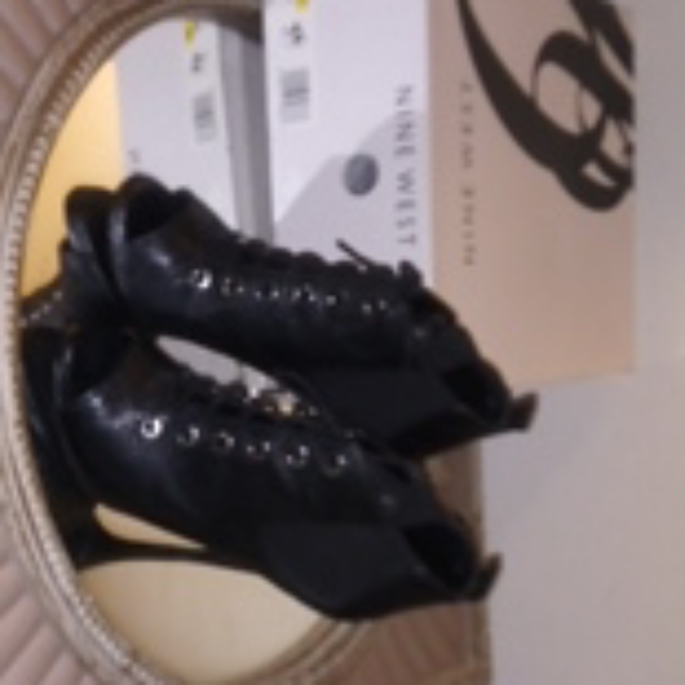 Nine West 7.5 high heel